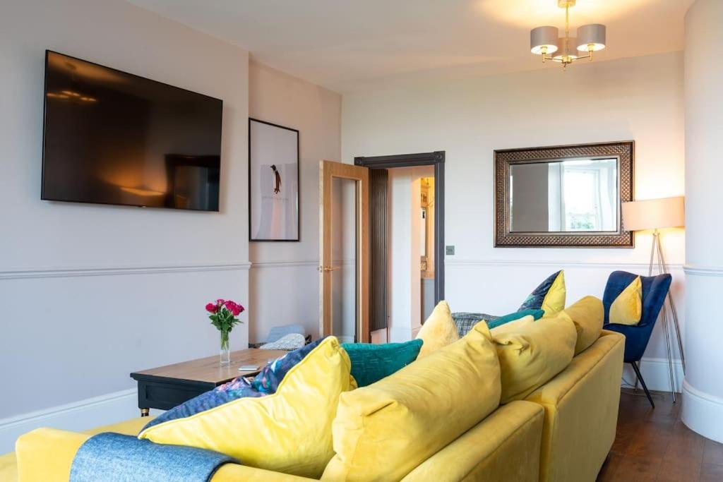 Stylish Beachfront Bolthole With Stunning Sea Views And Luxury Touches Herne Bay Exterior photo
