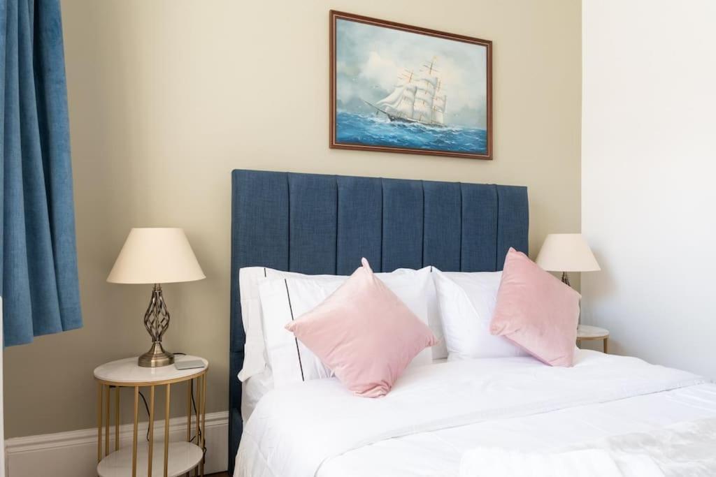 Stylish Beachfront Bolthole With Stunning Sea Views And Luxury Touches Herne Bay Exterior photo