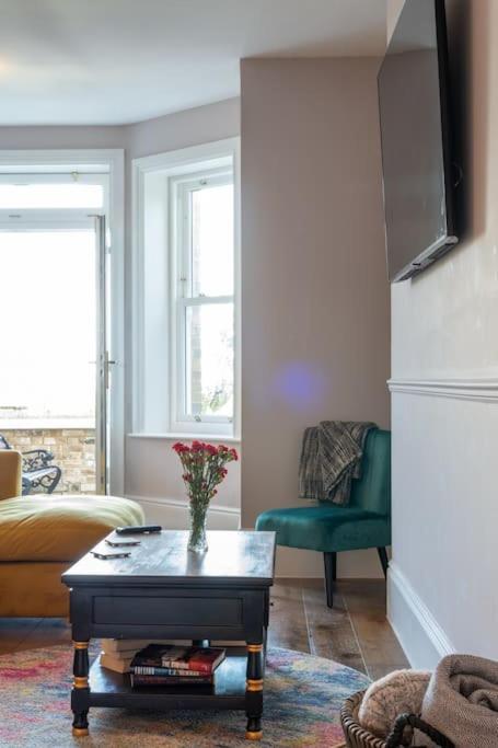 Stylish Beachfront Bolthole With Stunning Sea Views And Luxury Touches Herne Bay Exterior photo