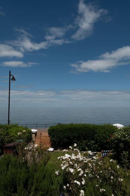 Stylish Beachfront Bolthole With Stunning Sea Views And Luxury Touches Herne Bay Exterior photo